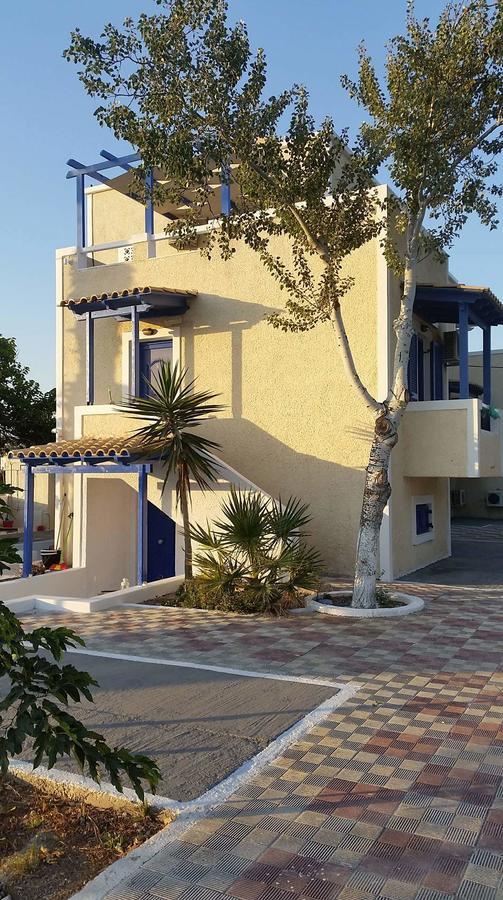 Anemelia Hotel Adamas Exterior photo